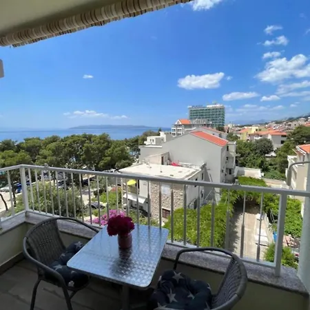 Bellissima By The Sea *