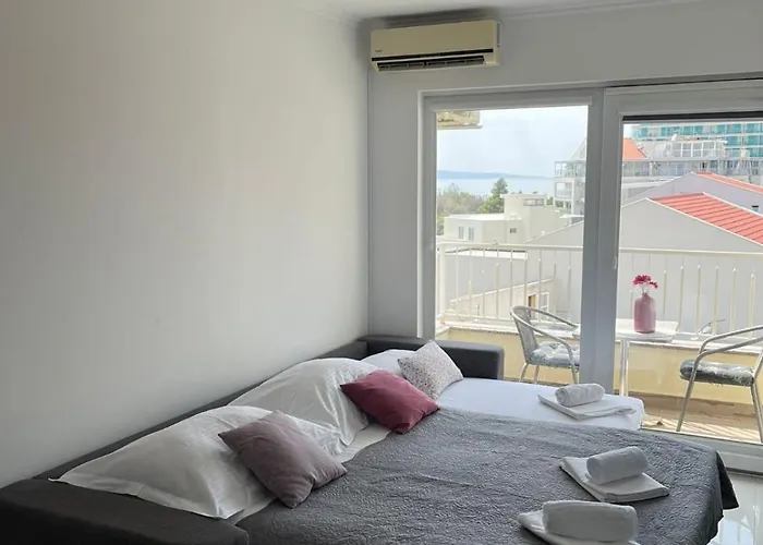 Bellissima By The Sea * Макарська