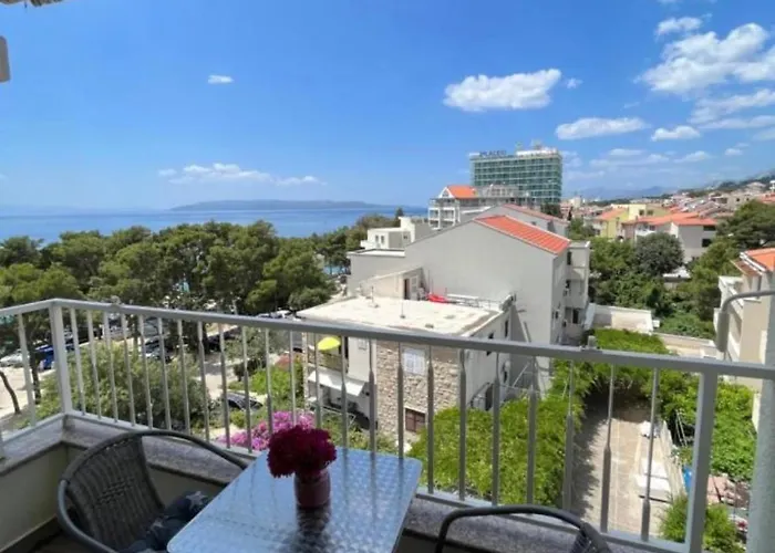 Bellissima By The Sea *