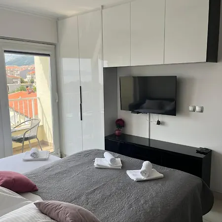 Bellissima By The Sea 马卡尔斯卡