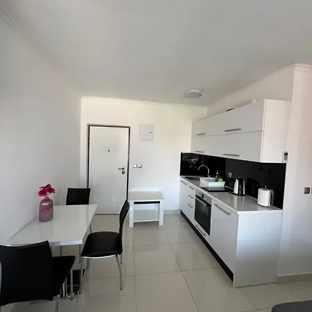 Bellissima By The Sea *