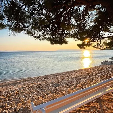 Bellissima By The Sea *