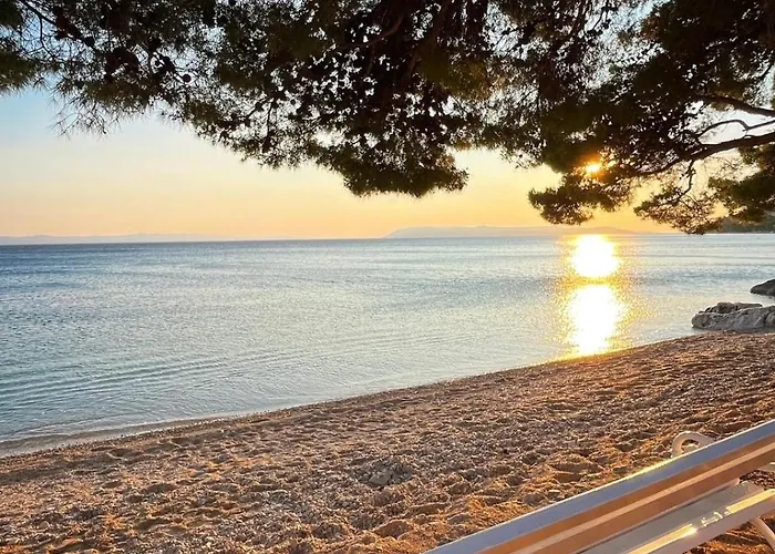 Bellissima By The Sea *